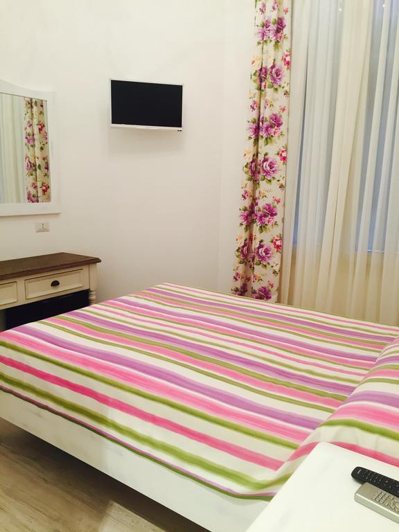 Hotel La Scogliera บอร์ดิเกรา ภายนอก รูปภาพ