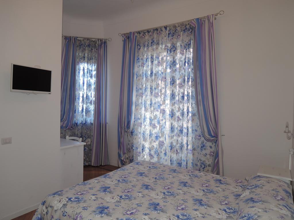 Hotel La Scogliera บอร์ดิเกรา ภายนอก รูปภาพ