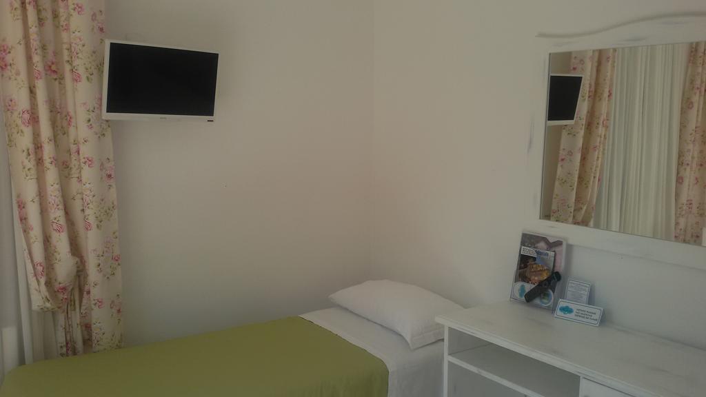 Hotel La Scogliera บอร์ดิเกรา ภายนอก รูปภาพ