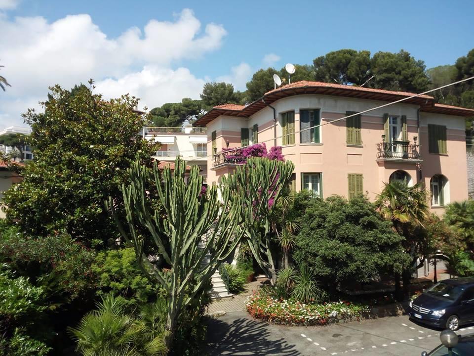 Hotel La Scogliera บอร์ดิเกรา ภายนอก รูปภาพ