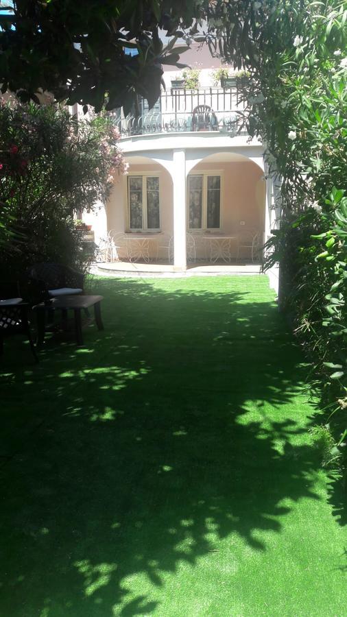 Hotel La Scogliera บอร์ดิเกรา ภายนอก รูปภาพ