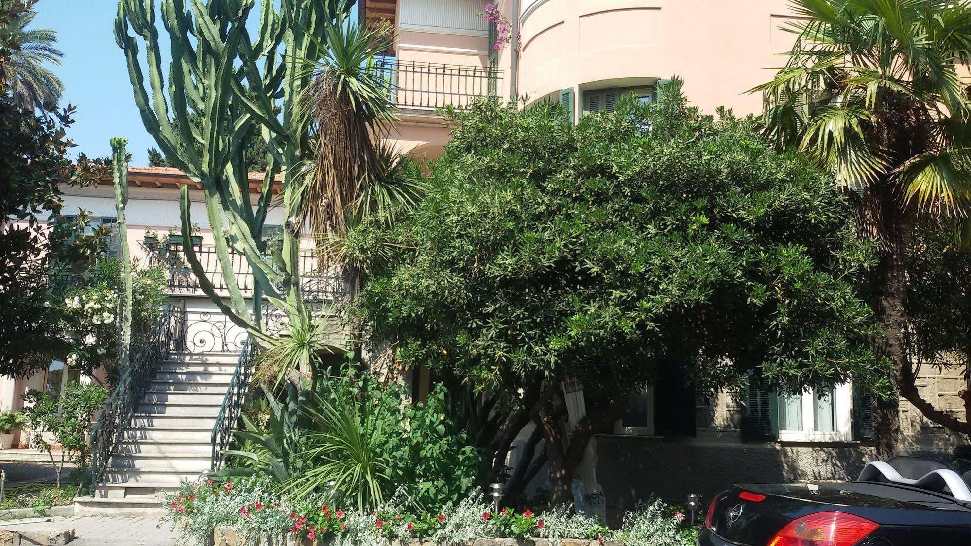 Hotel La Scogliera บอร์ดิเกรา ภายนอก รูปภาพ