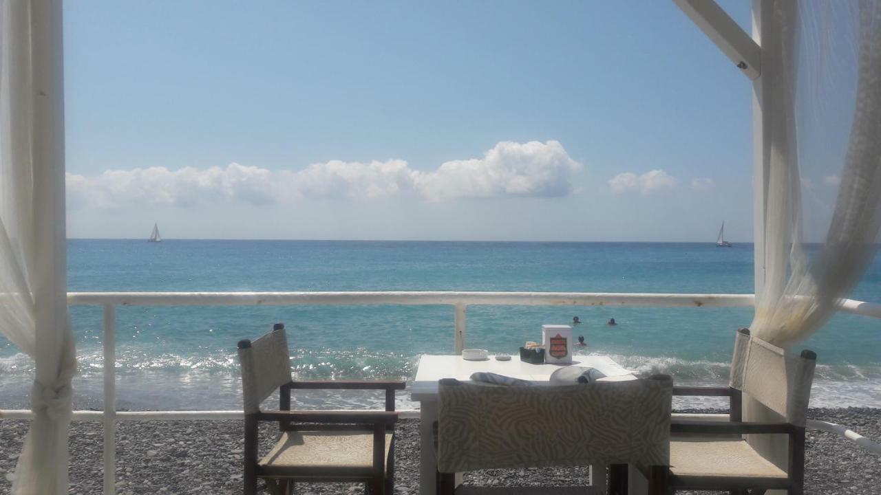 Hotel La Scogliera บอร์ดิเกรา ภายนอก รูปภาพ