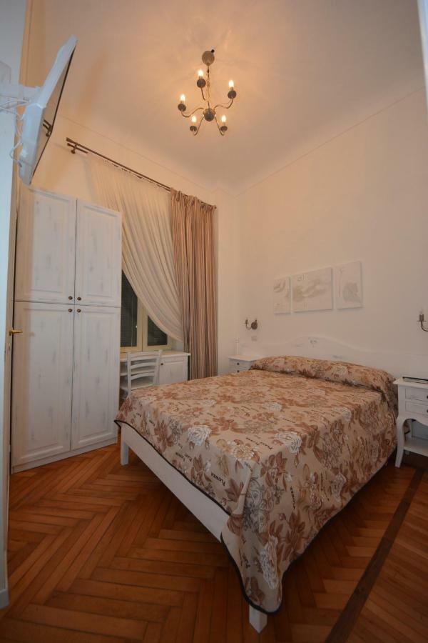 Hotel La Scogliera บอร์ดิเกรา ภายนอก รูปภาพ